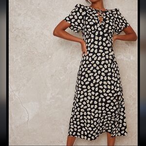 Elli White Black Daisy Print Dress. Size Medium.